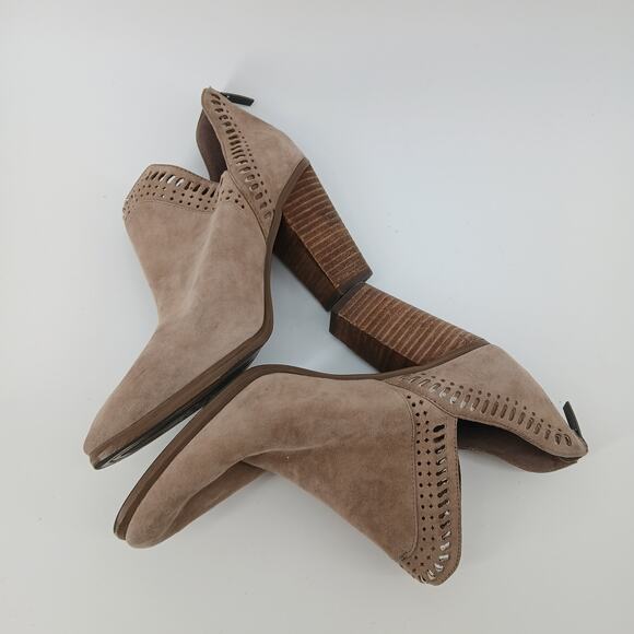 Vince Camuto French Taupe True Suede Split Shaft Ankle Bootie Womens 7 Neutral - Picture 5 of 9